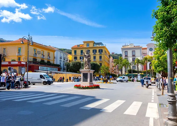 - The Square Penthouse Σπίτι διακοπών