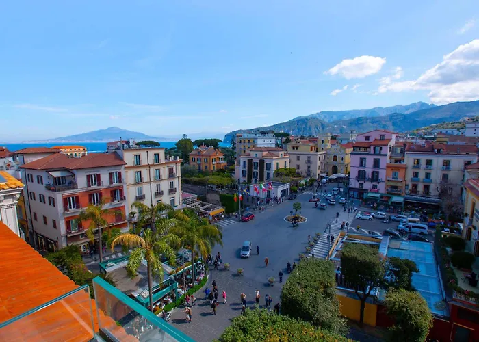 - The Square Penthouse Σπίτι διακοπών