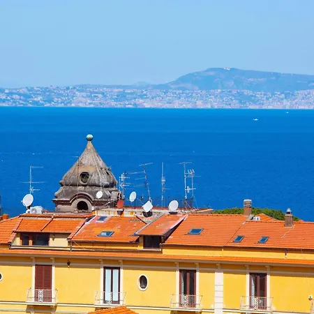 - The Square Penthouse Prázdninový dům Sorrento