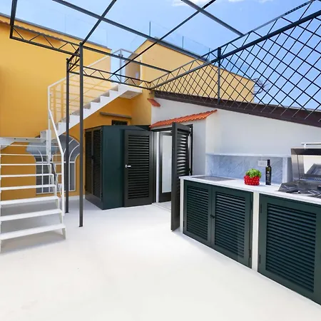- The Square Penthouse Prázdninový dům *
