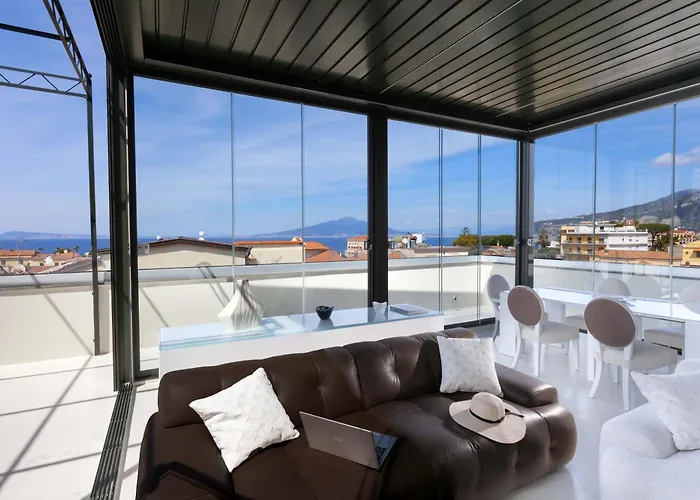 別荘 - The Square Penthouse