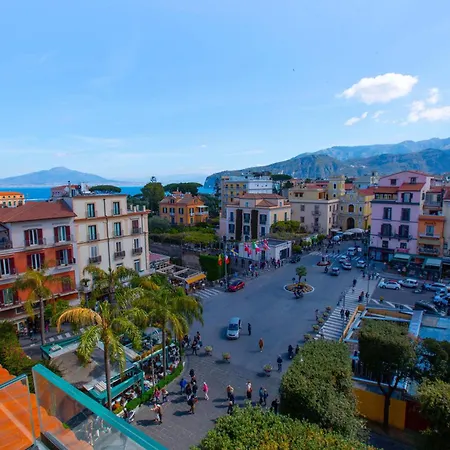 - The Square Penthouse Hébergement de vacances